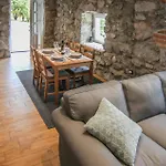 2 Bedroom Nice Home In Veprinac Holiday home *