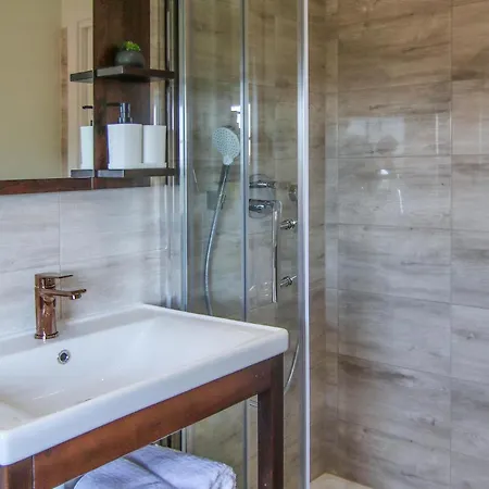 Holiday home 2 Bedroom Nice Home In Veprinac
